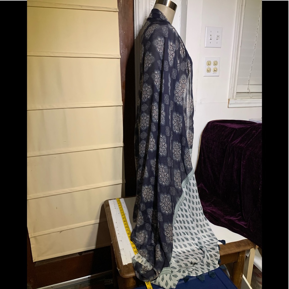 Ann Taylor Shaw black cream color Ruana - Picture 4 of 8